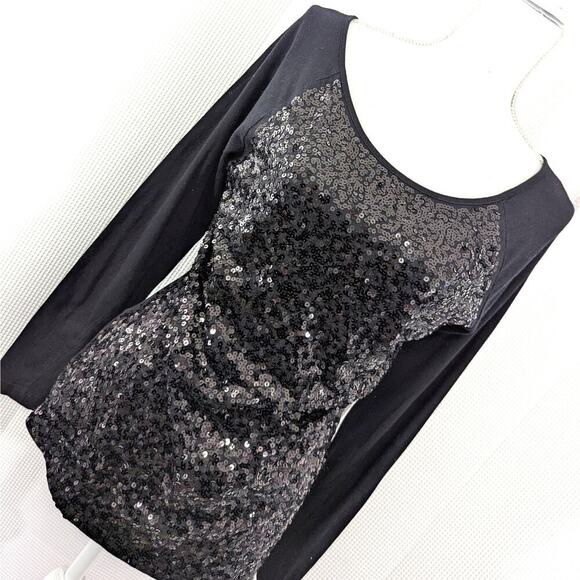 OLD NAVY! ULTRA BLACK LONG SLEEVE T-SHIRT W/IRIDESCENT SEQUINNED FRONT! SZ M - Picture 9 of 9
